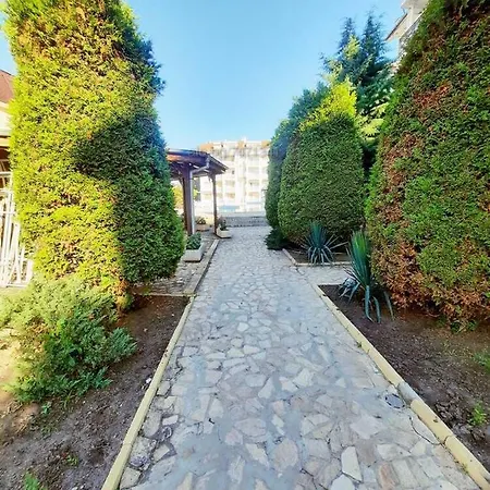 апартамент в до джани / кубан - Bravo 5 Apartment *